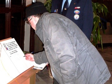 Z�pis do pam�tnej knihy B�nova